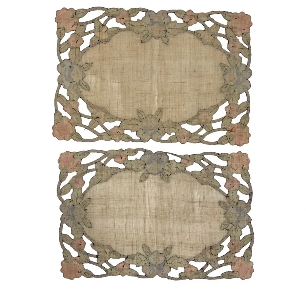 Vintage 9 PC Set Floral Hand Embroidered Scalloped Linen Table Runner Place Mats